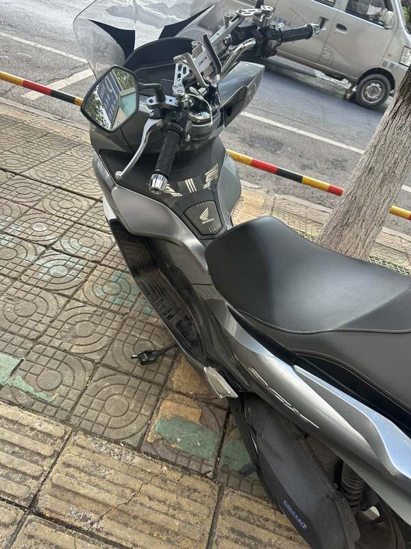 二手五羊本田PCX