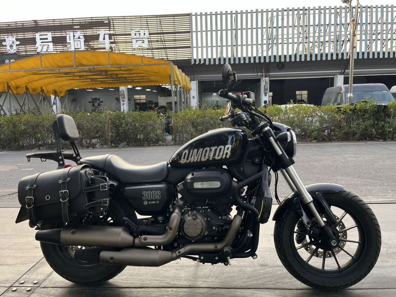 二手QJMOTOR闪300