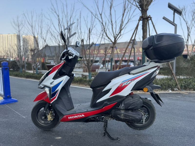 二手新大洲本田裂行 RX125Fi
