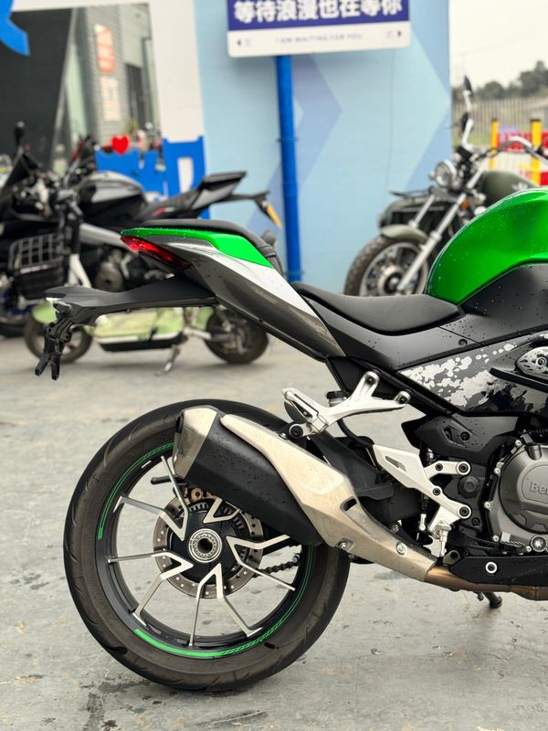 二手贝纳利龙卷风 Tornado 402R