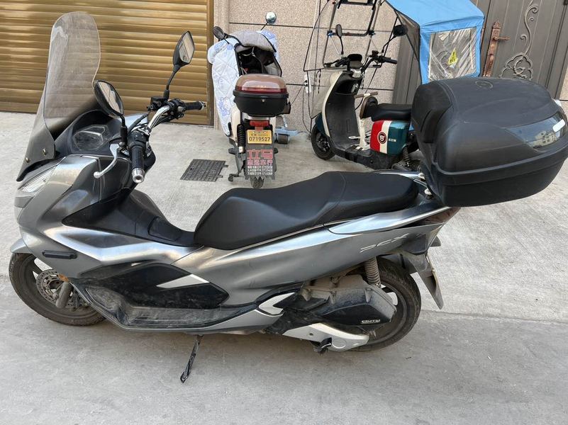 二手五羊本田PCX