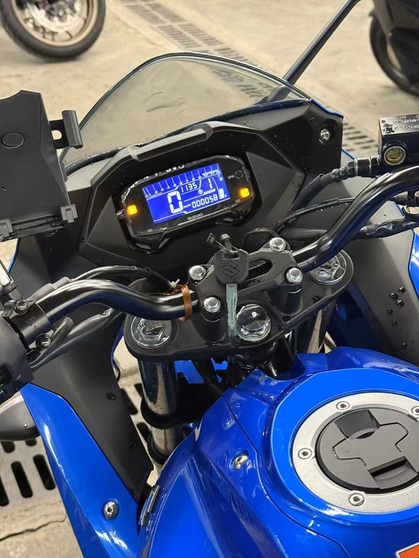 二手济南铃木极客飒 Gixxer 155