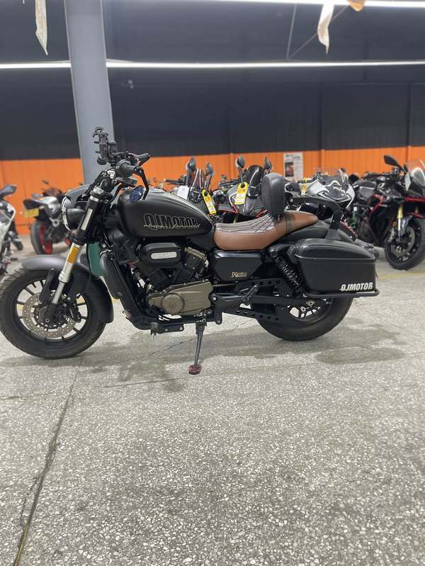 二手QJMOTOR闪300