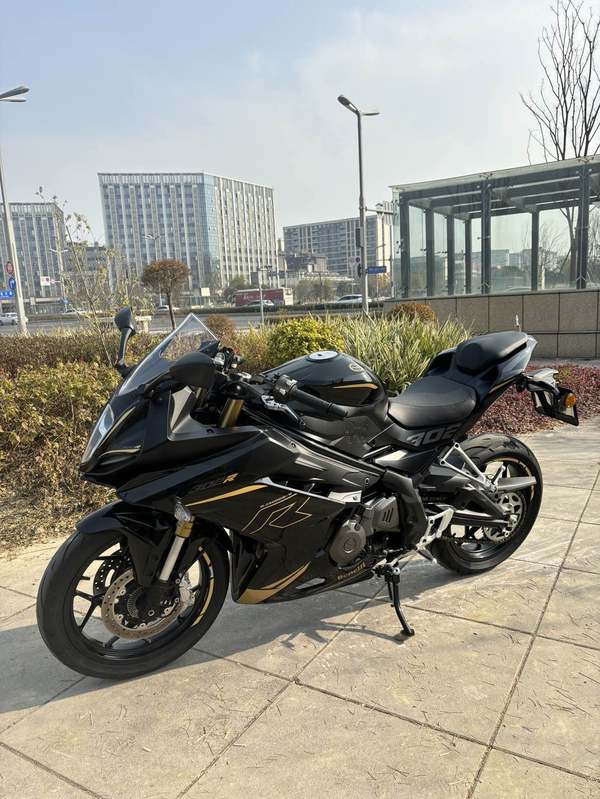 二手贝纳利龙卷风 Tornado 302R