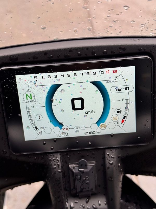 二手贝纳利龙卷风 Tornado 402R