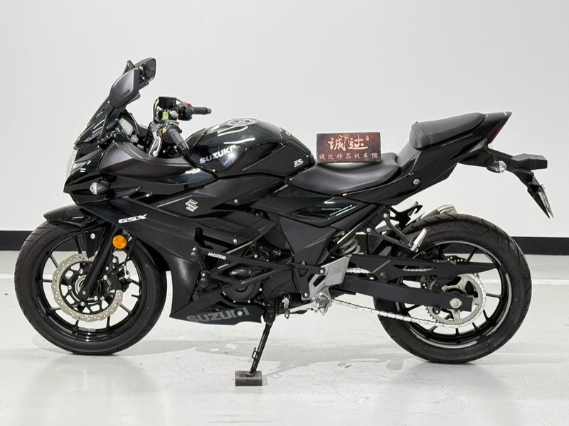 二手豪爵铃木GSX250R