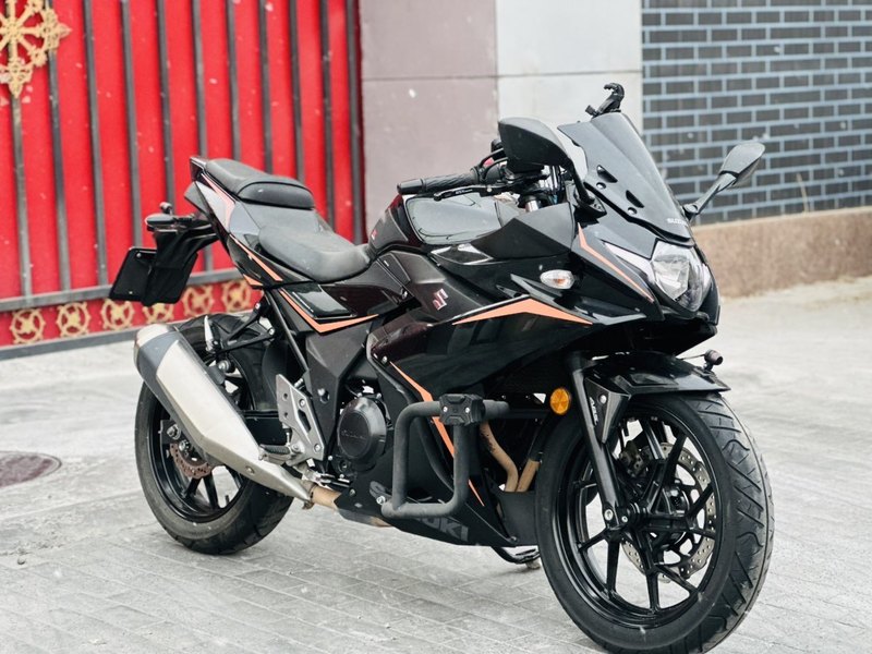 二手豪爵铃木GSX250R