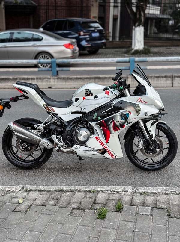 二手贝纳利龙卷风 Tornado 302R