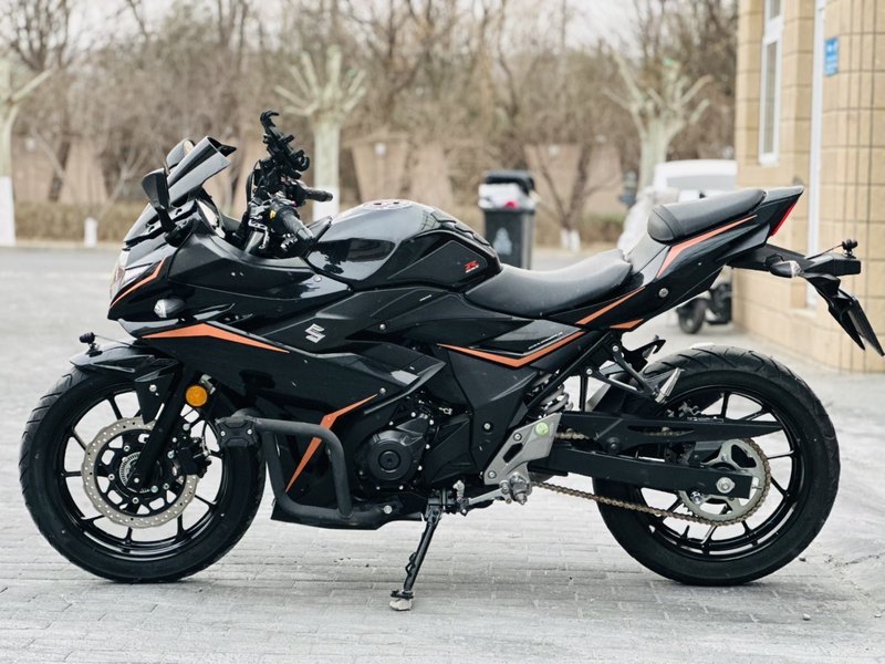 二手豪爵铃木GSX250R