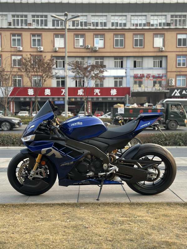 二手阿普利亚RSV4