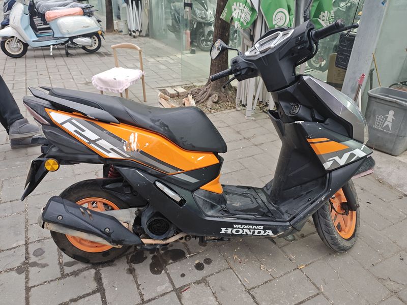 二手五羊本田NX125