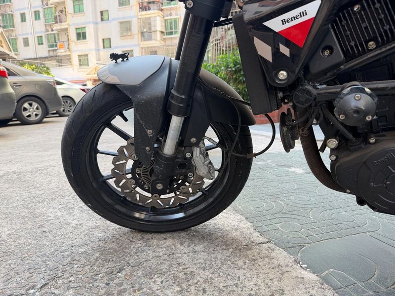 二手贝纳利幼狮 Leoncino 250