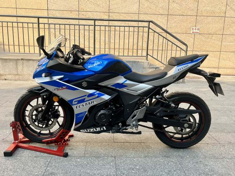 二手豪爵铃木GSX250R