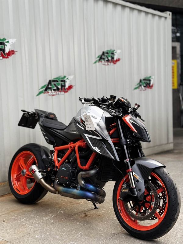 二手KTMR2R1290 Super Duke