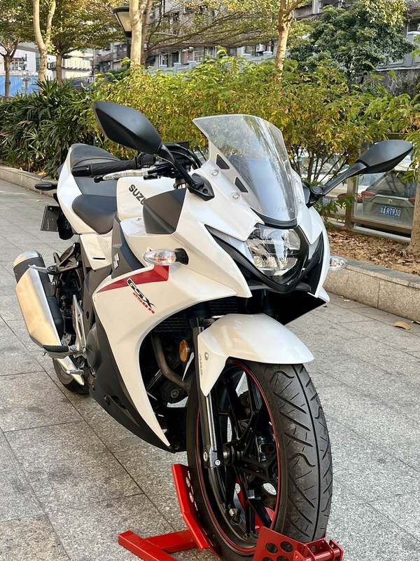 二手豪爵铃木GSX250R