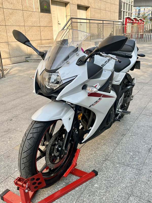 二手豪爵铃木GSX250R
