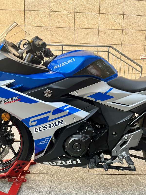 二手豪爵铃木GSX250R