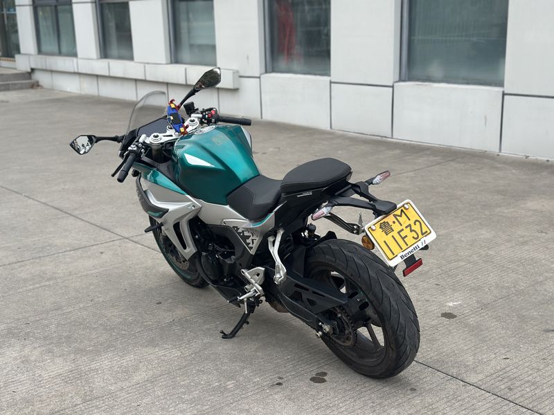 二手贝纳利龙卷风 Tornado 552R