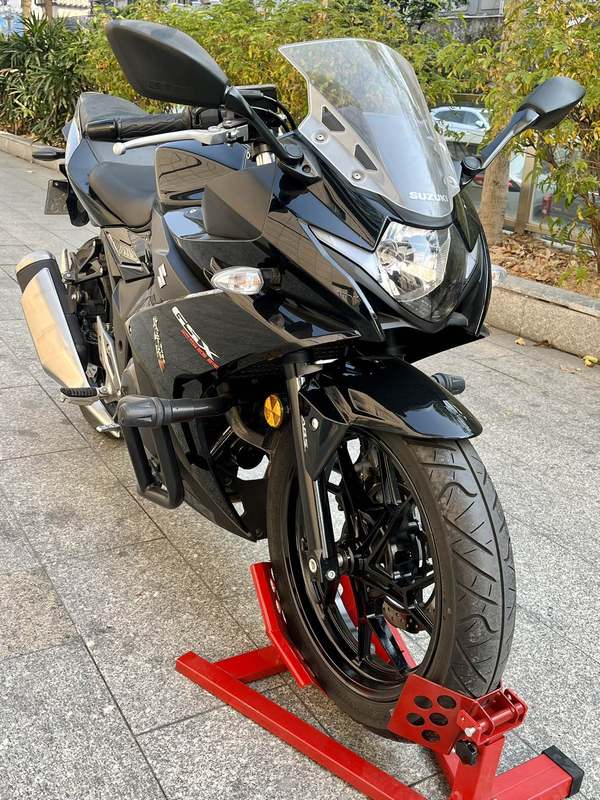 二手豪爵铃木GSX250R