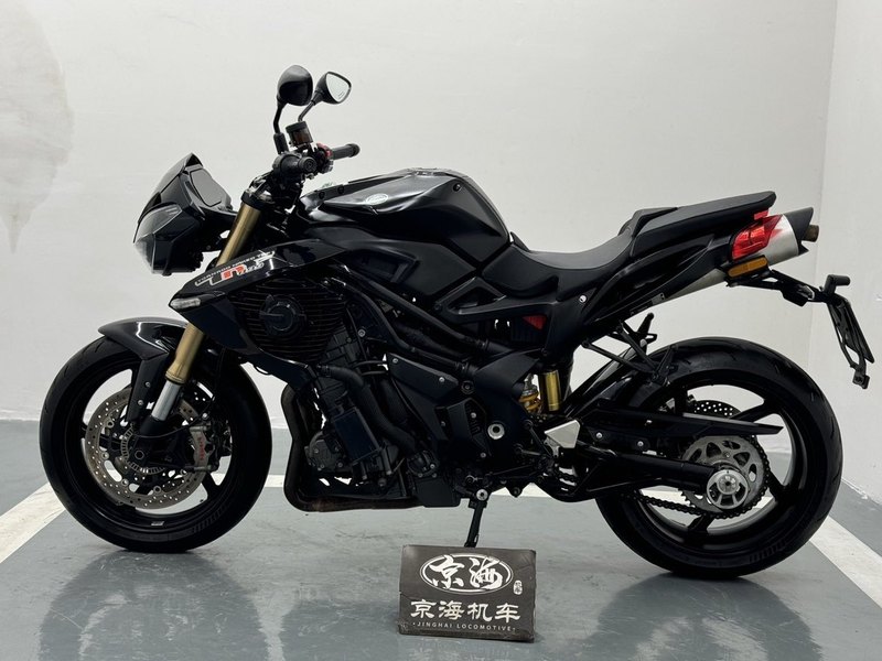 二手贝纳利TNT899