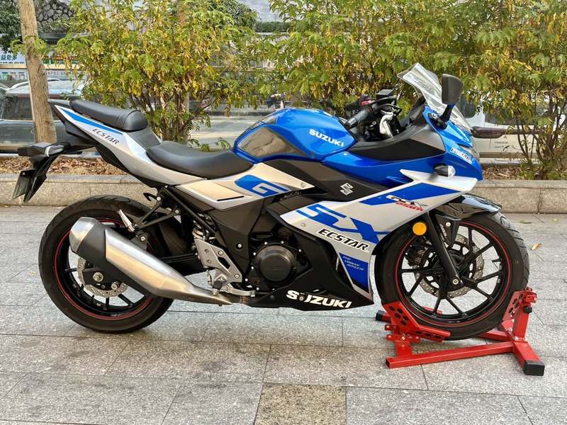 二手豪爵铃木GSX250R