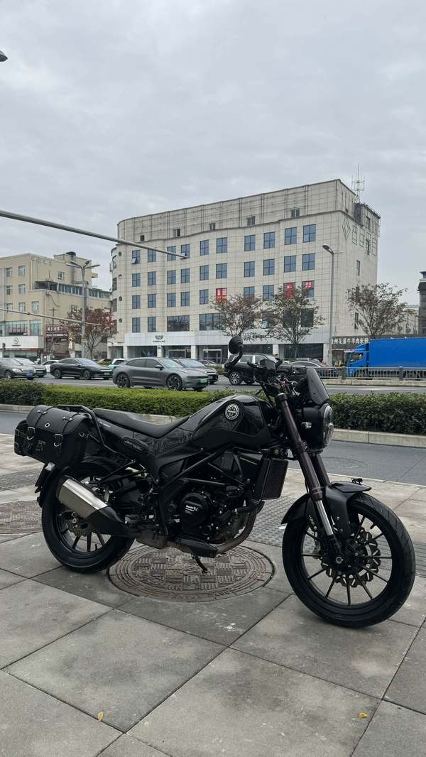 二手贝纳利幼狮 Leoncino 250