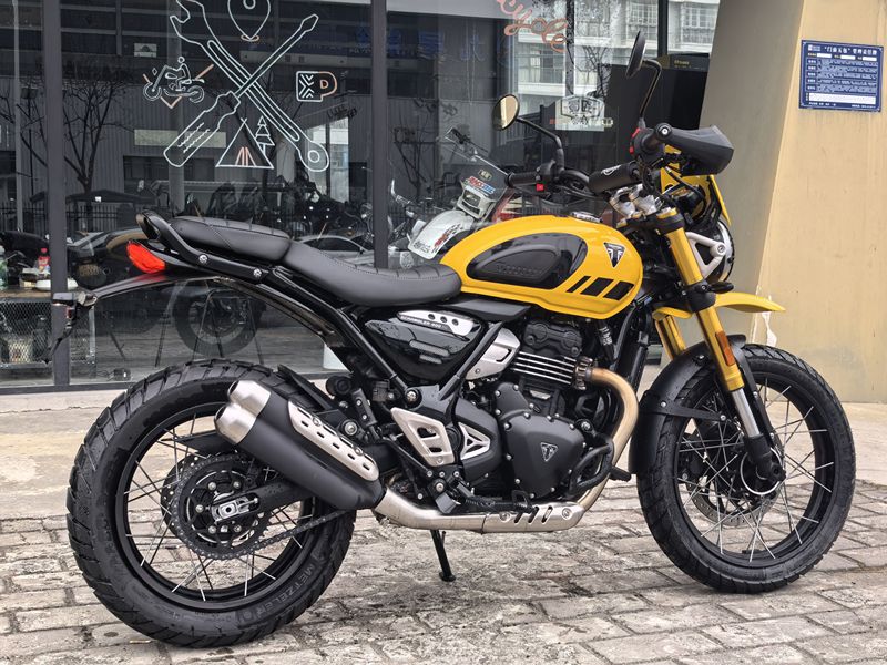 二手凯旋Scrambler 400 X