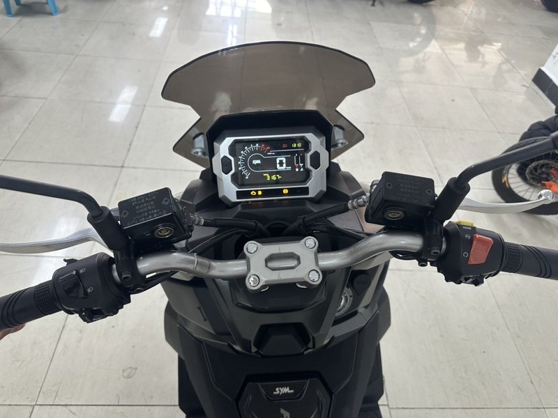 二手三阳哈士奇 Husky ADV150