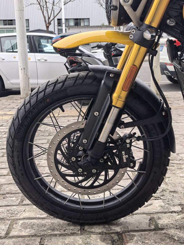 二手凯旋Scrambler 400 X