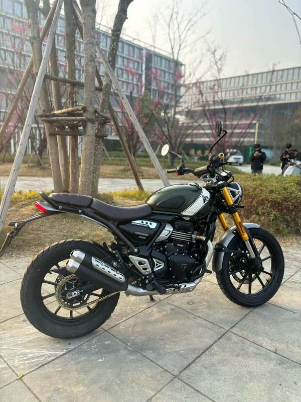 二手凯旋Scrambler 400 X