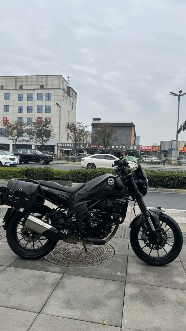 二手贝纳利幼狮 Leoncino 250