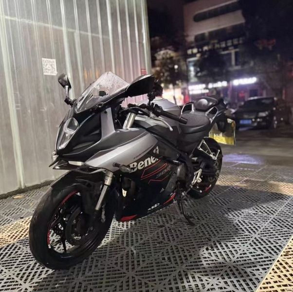 二手贝纳利龙卷风 Tornado 302R