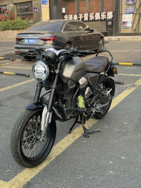 二手五羊本田鸷道 CB190SS