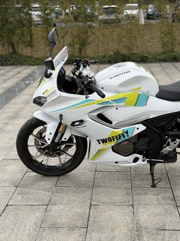 二手QJMOTOR赛250