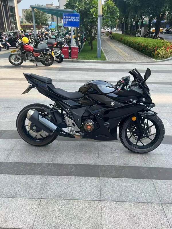 二手豪爵铃木GSX250R