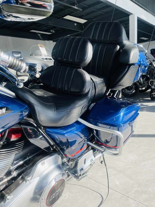 二手哈雷戴维森旗舰滑翔  Limited