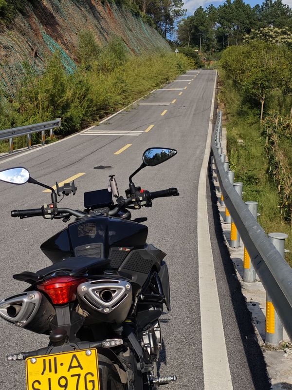 二手贝纳利TNT600i