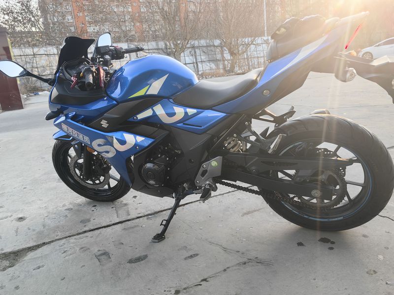 二手豪爵铃木GSX250R