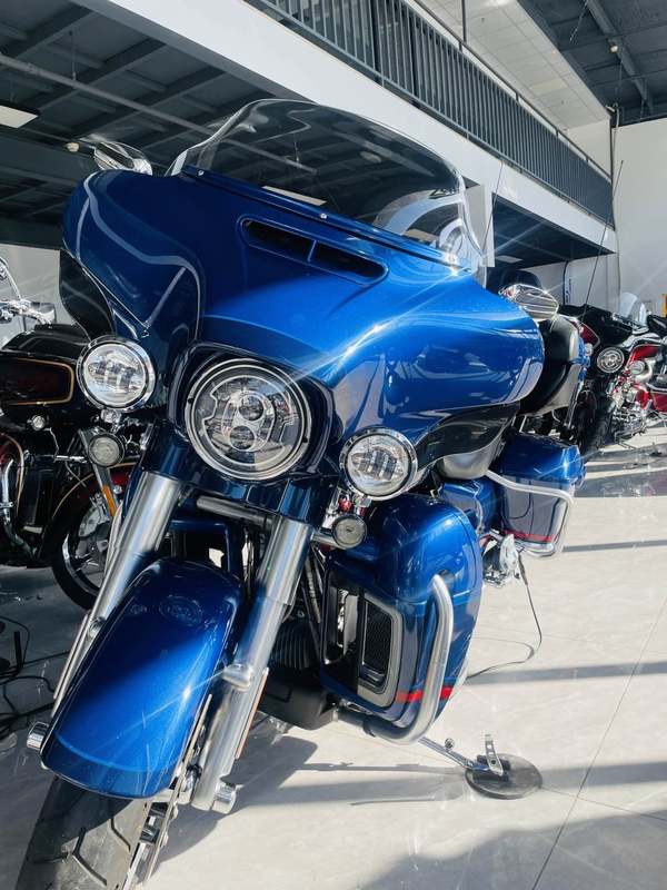 二手哈雷戴维森旗舰滑翔  Limited