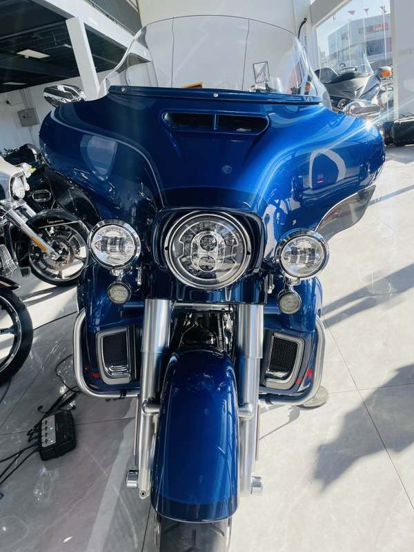 二手哈雷戴维森旗舰滑翔  Limited