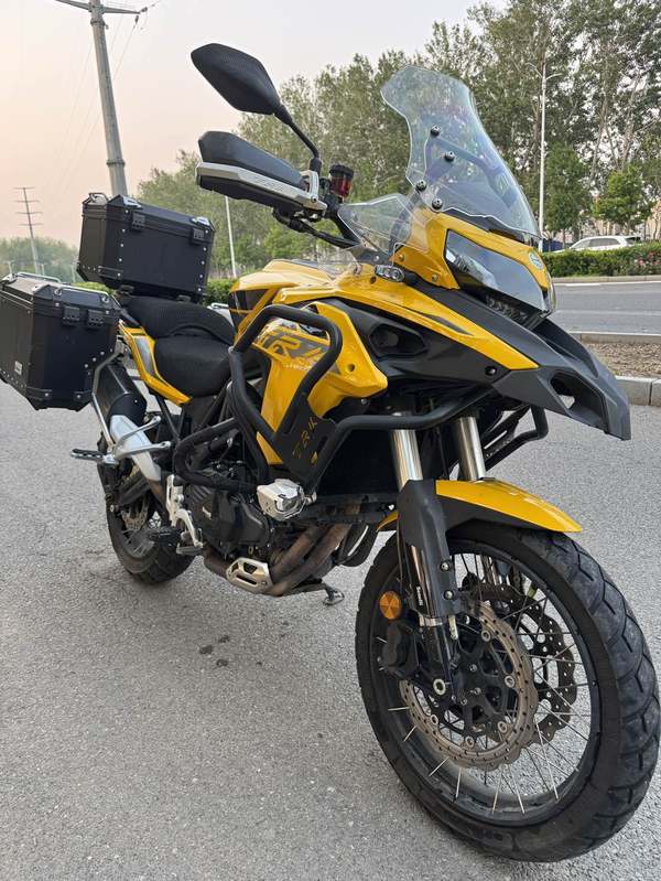 二手贝纳利金鹏 TRK502