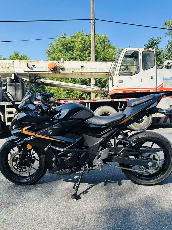 二手豪爵铃木GSX250R