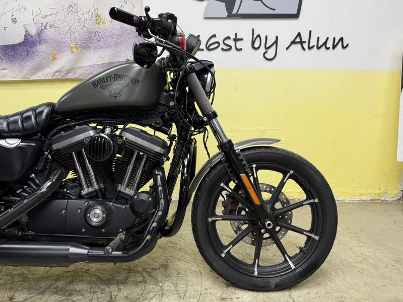 二手哈雷戴维森Iron883 硬汉