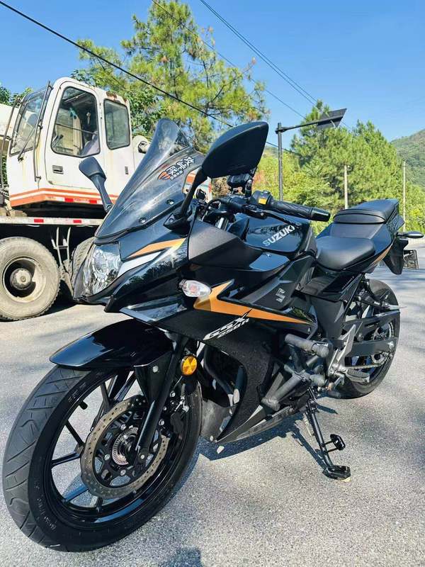 二手豪爵铃木GSX250R