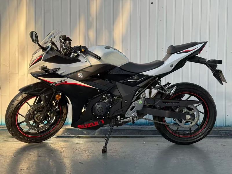 二手豪爵铃木GSX250R
