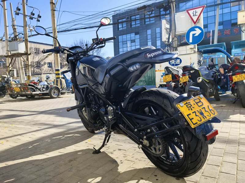 二手贝纳利幼狮 Leoncino 500