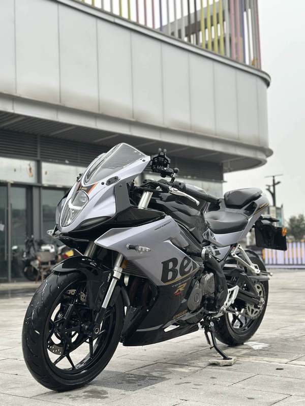 二手贝纳利龙卷风 Tornado 252R