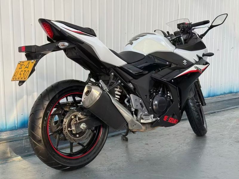 二手豪爵铃木GSX250R