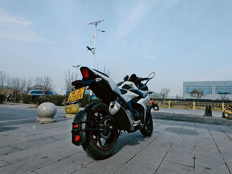 二手豪爵铃木GSX250R