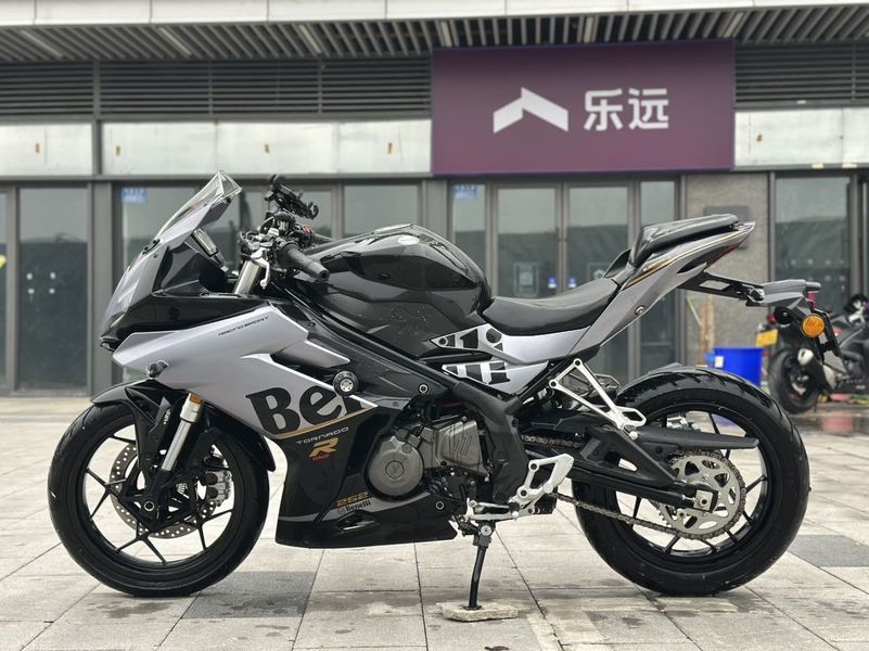 二手贝纳利龙卷风 Tornado 252R